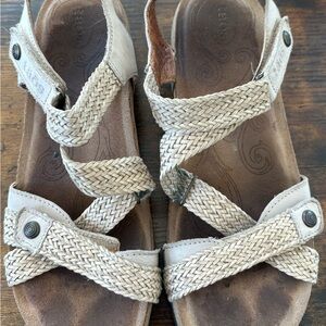 Taos Women's Light Brown Braided Sandals